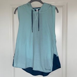 Sleeveless hooded workout tank